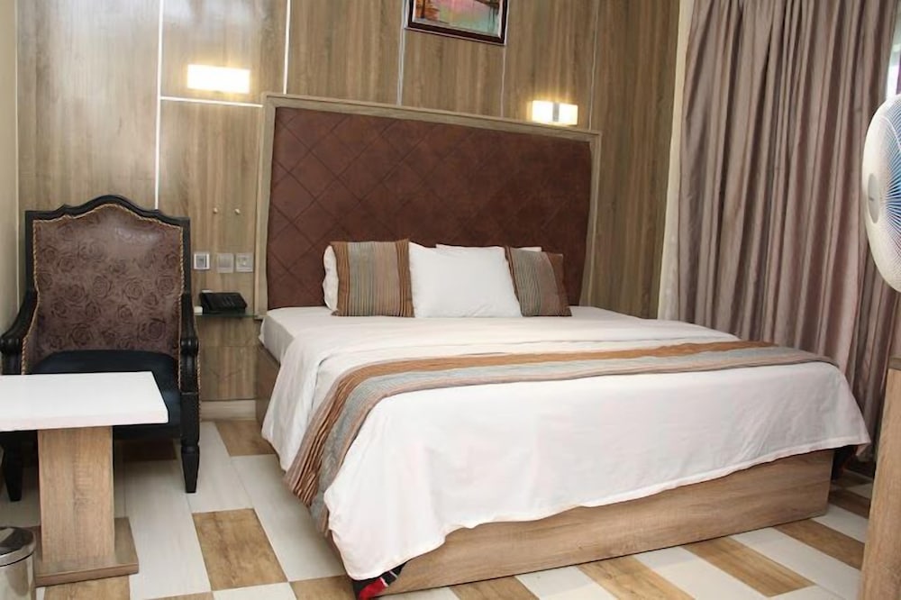Gold Palm Hotels Ltd