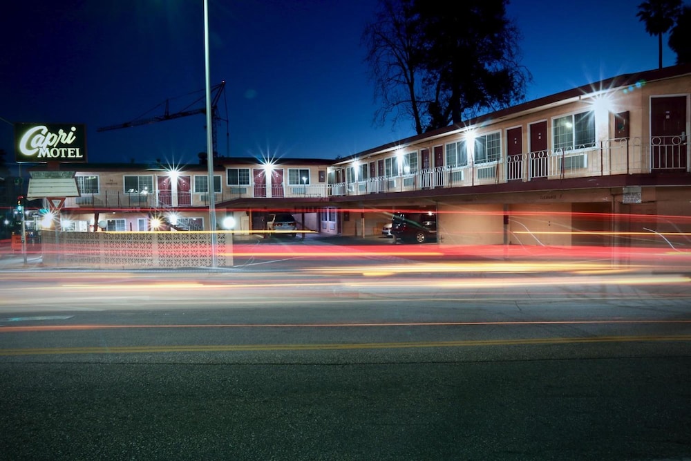 Capri Motel