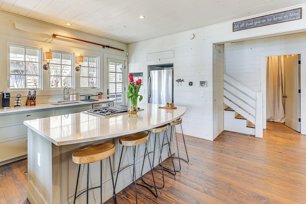 Lake Access & Boat Dock: Getaway in Dadeville!