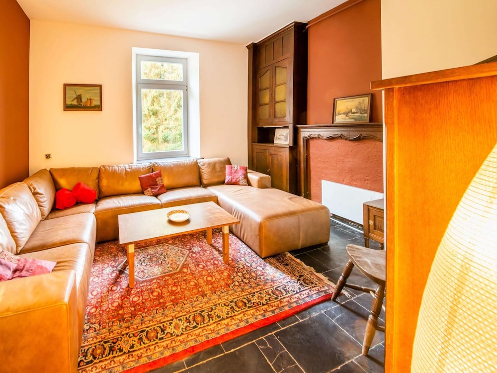Charming Chalet in Falaen by River & Chateau