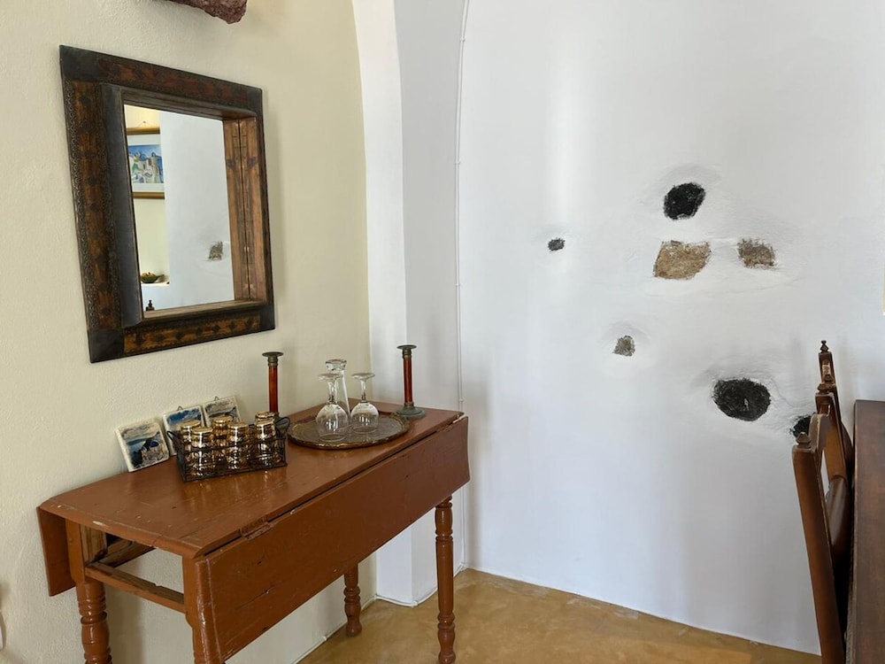 The Commander s House