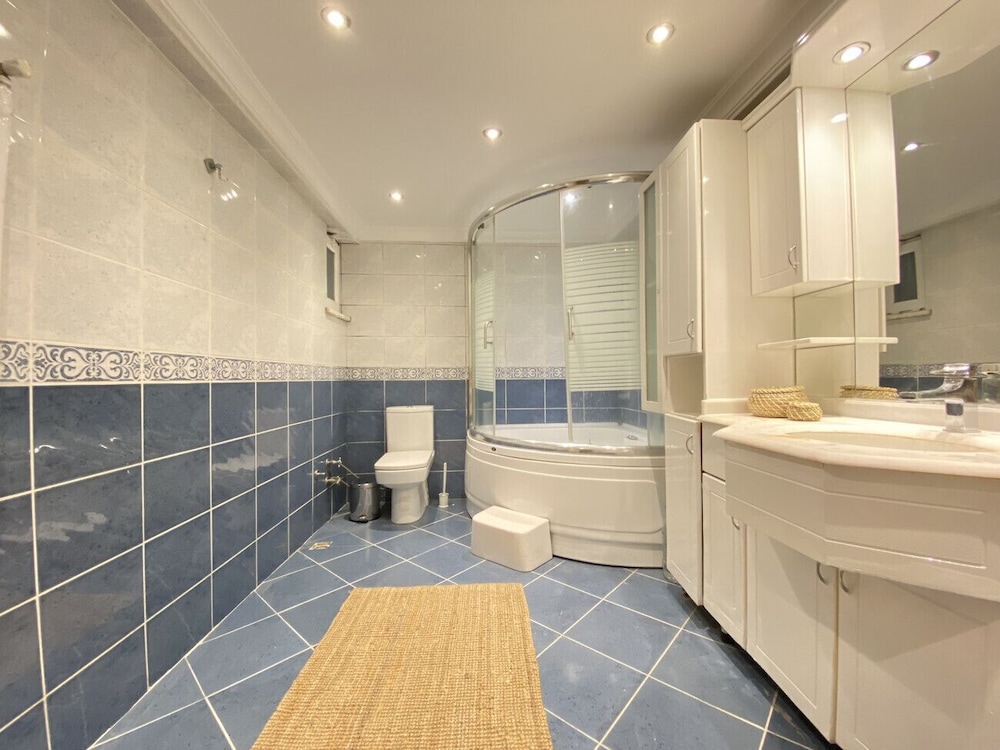 Missafir Sleek Flat in Nisantasi With Terrace
