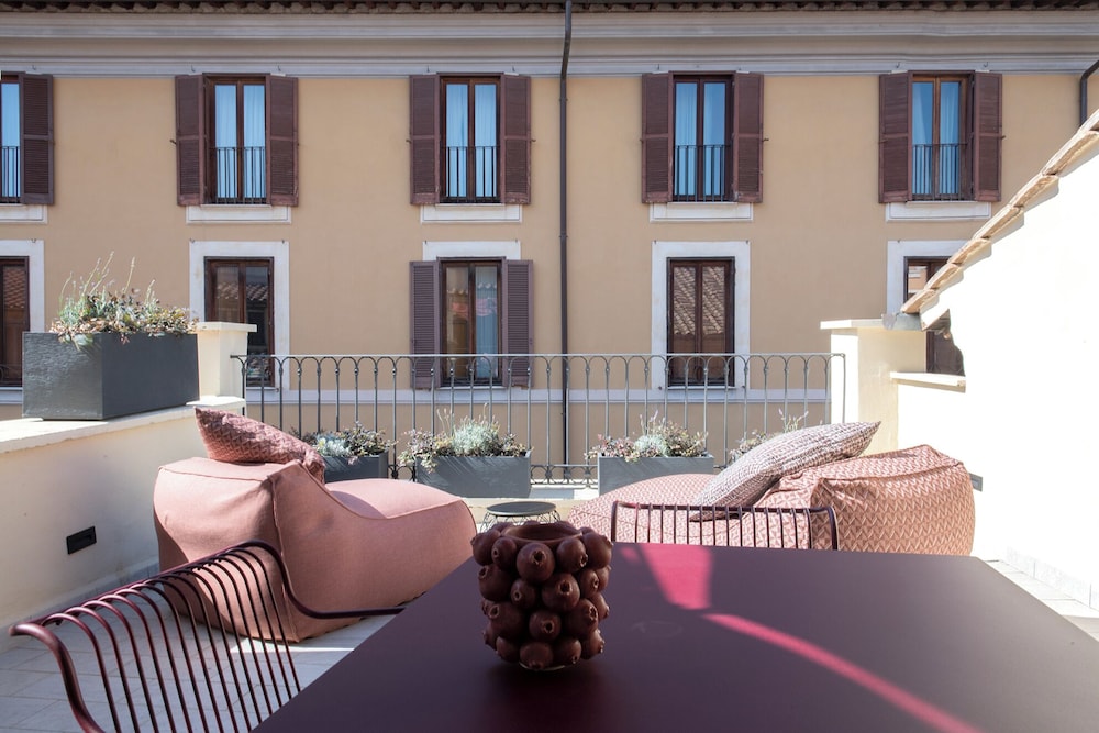 Colonna Collection