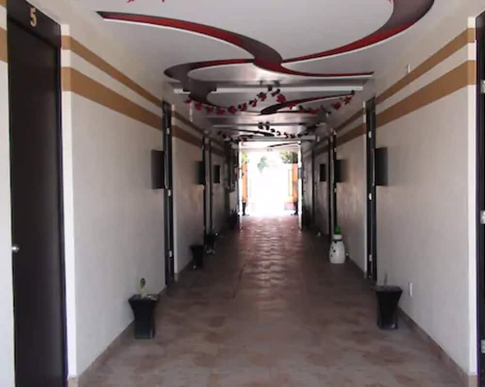Hotel & Villas 7