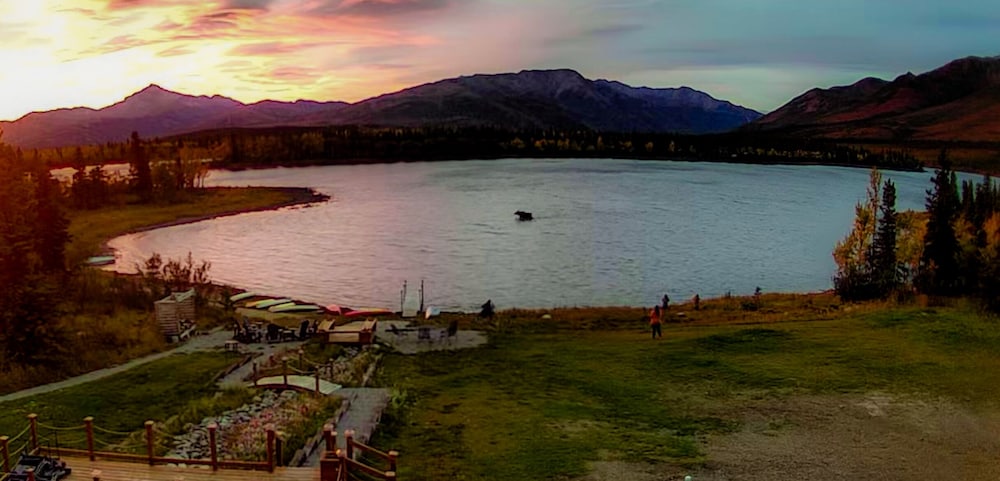 Denali Lakeview Inn view 3