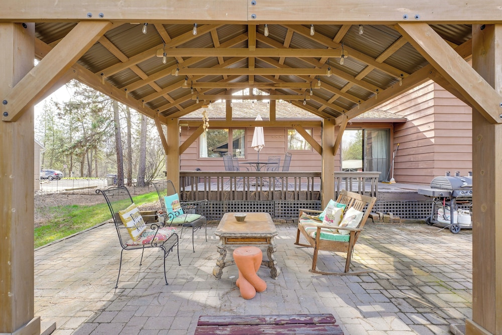On-site Access to Spokane River: Home w/ Fire Pit!
