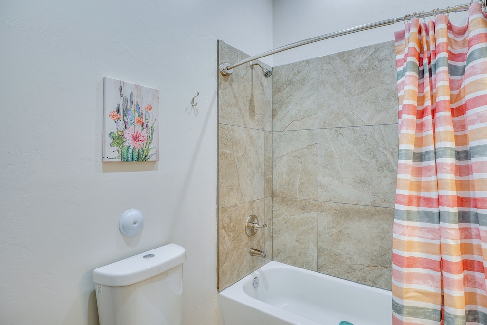 Patio & Shared Hot Tub: Tucson Fourplex Townhome!