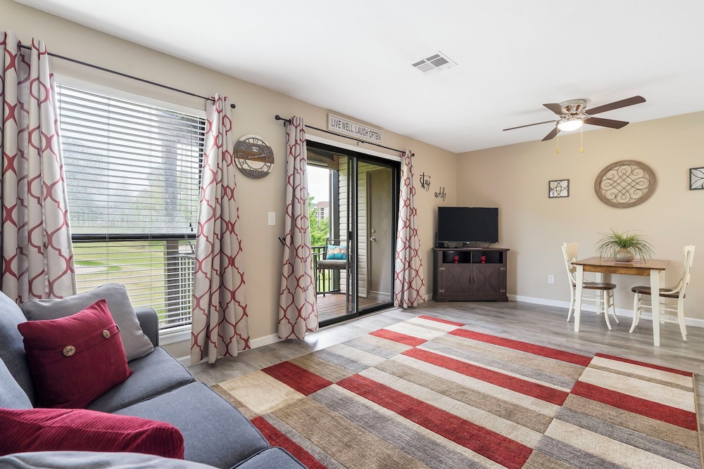 Greenside Retreat - Pointe Royale