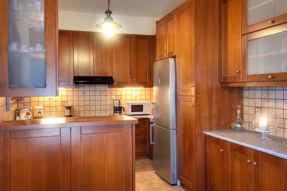 Traditional Ioannis Cottage...luxurious & Rustic With Ecological Heated Pool !!!