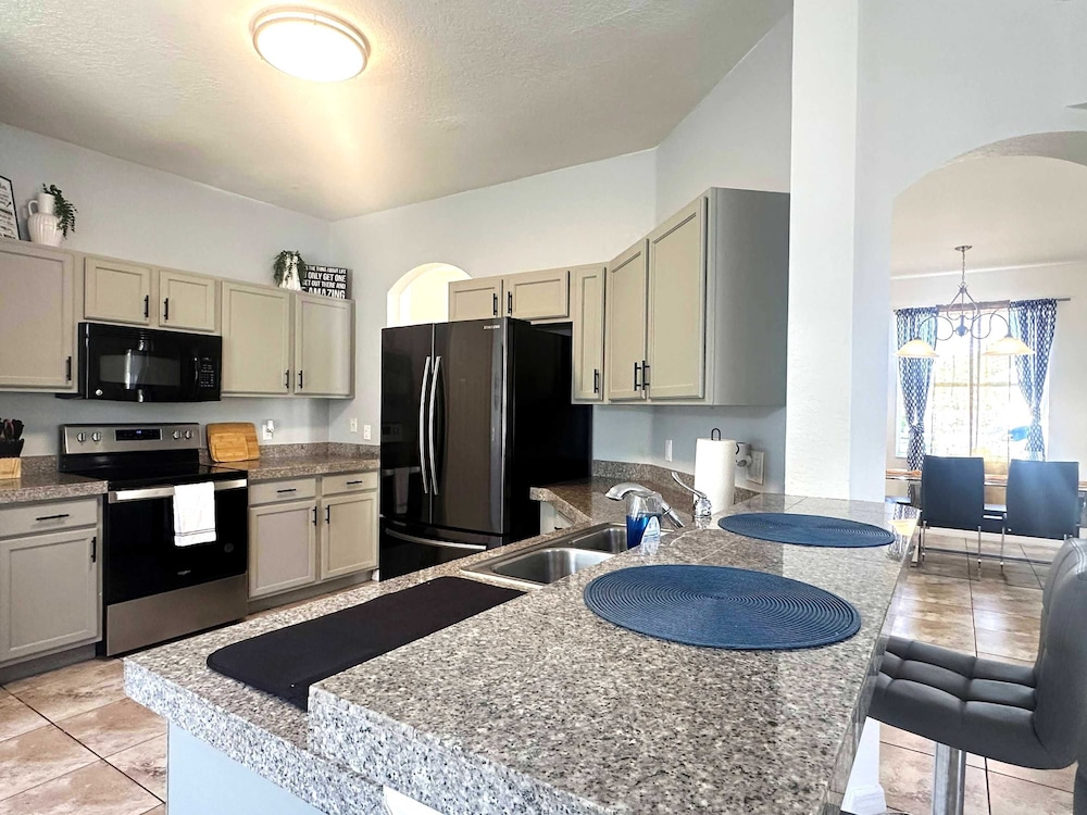 Family Villa 5 Bedroom Near Disney World