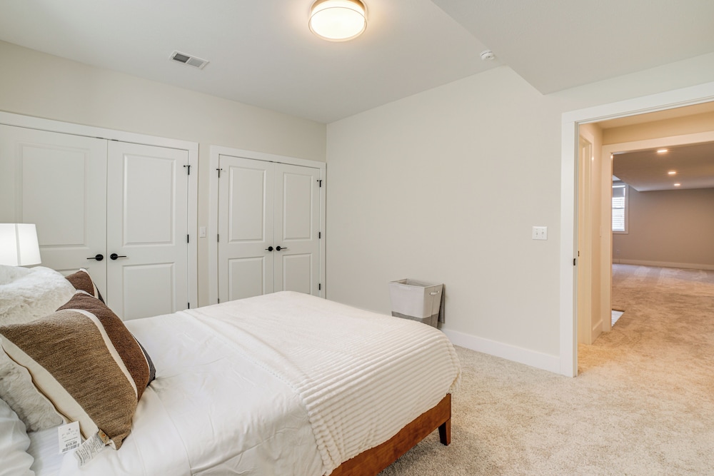 2 Mi to Notre Dame: Spacious Home w/ Private Yard
