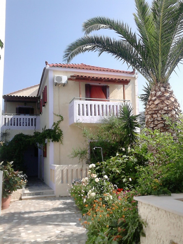 Smaragda Hotel