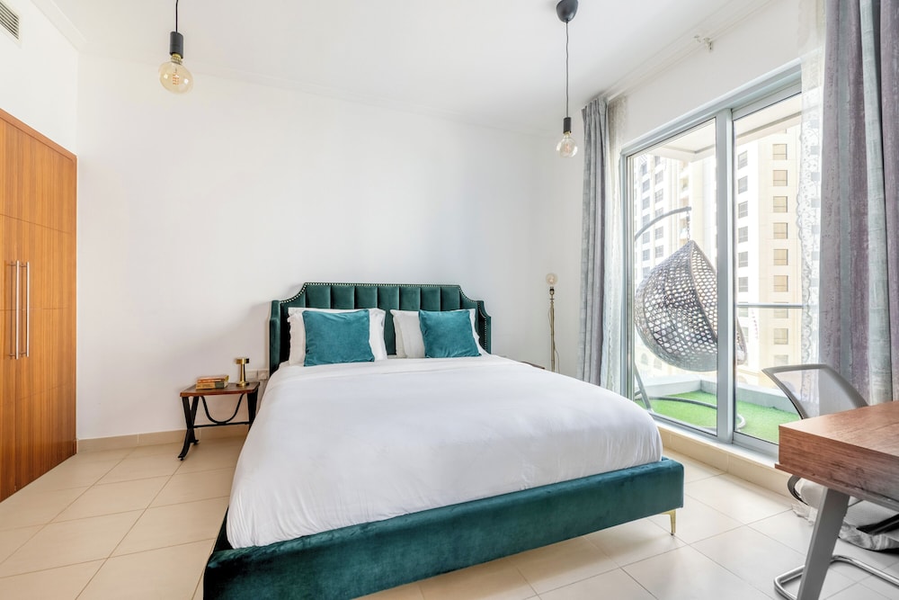 Excellent Panoramic 1BR at Attessa