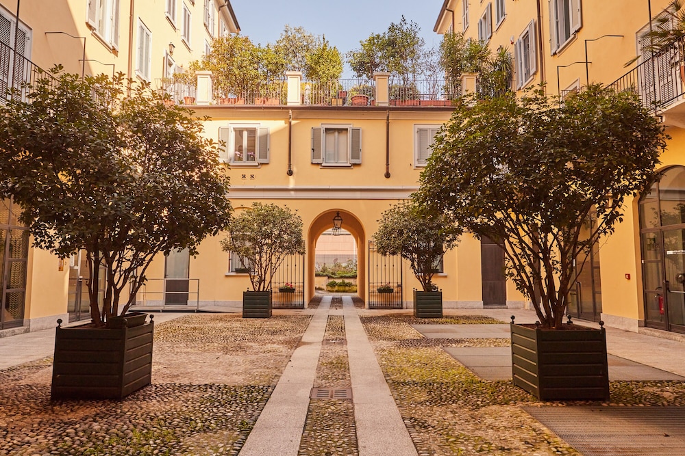 Milan Retreats - Central Station
