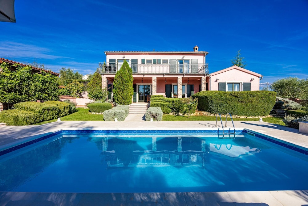 Idyllic Istrian Escape With Pool