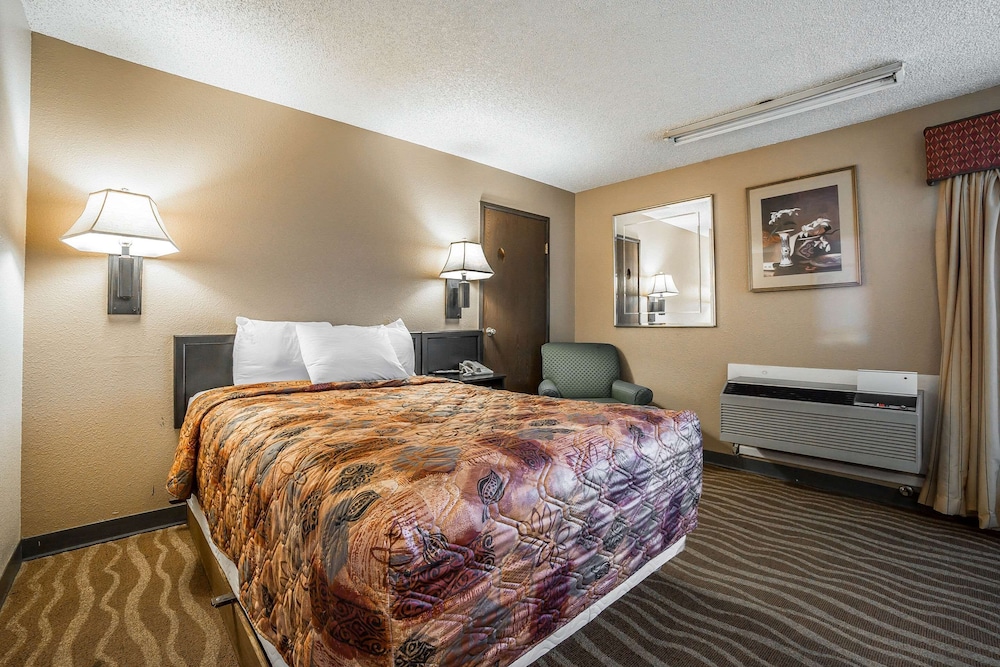 Cheyenne Vacations - Rodeway Inn Cheyenne I-80 East - Property Image 10