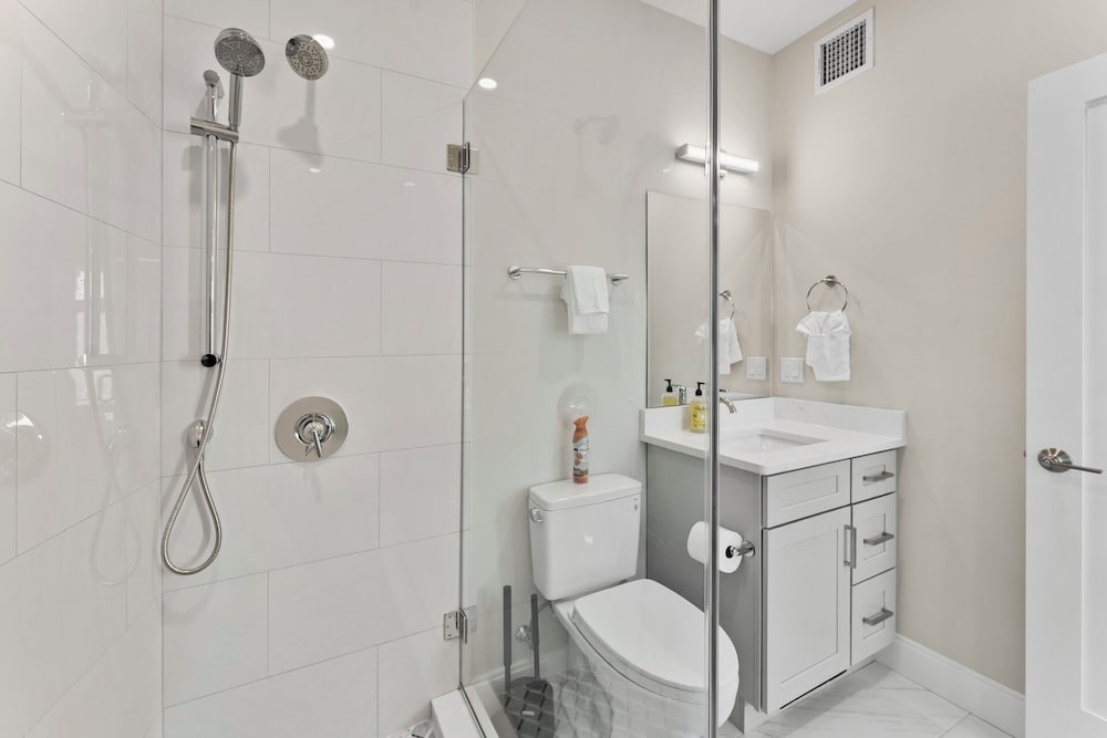 Luxury 2BR near Cambridge