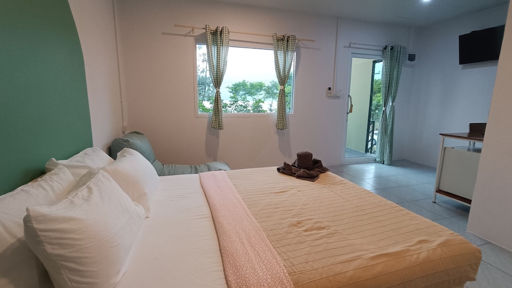 Lake Camp Resort view 2