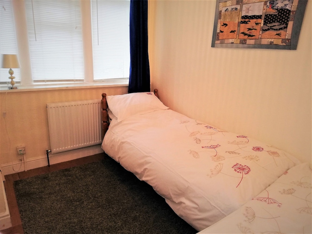 Huddersfield Vacations - Ginnel Corner - Property Image 1