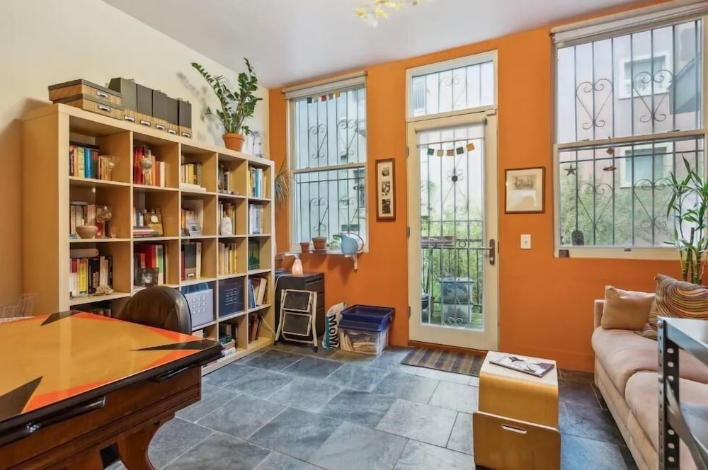 Surprisingly Unique 2br Urban Oasis W/ Sauna In Ny 2 Bedroom Home
