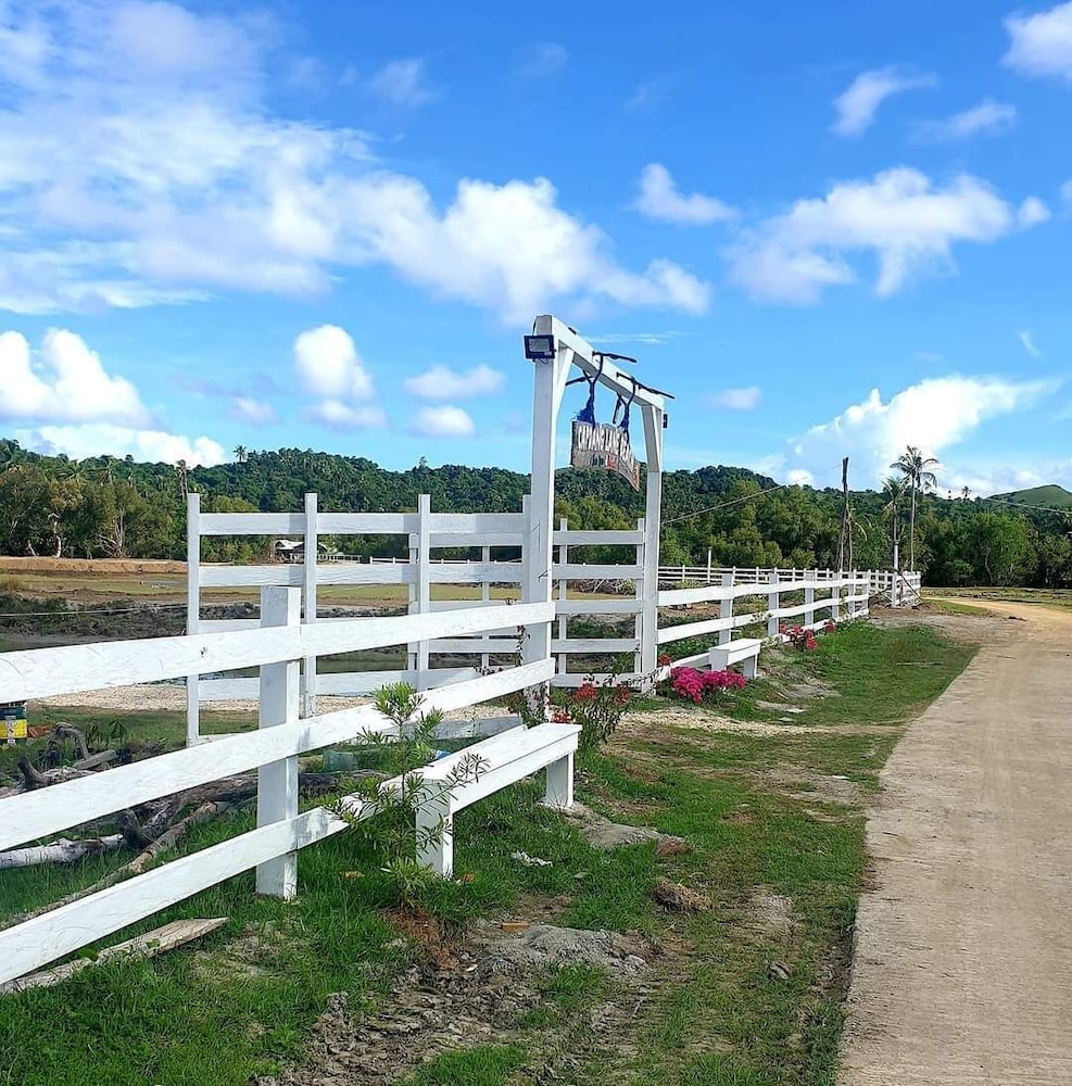 LA GRANDE SHORES Beach Resort