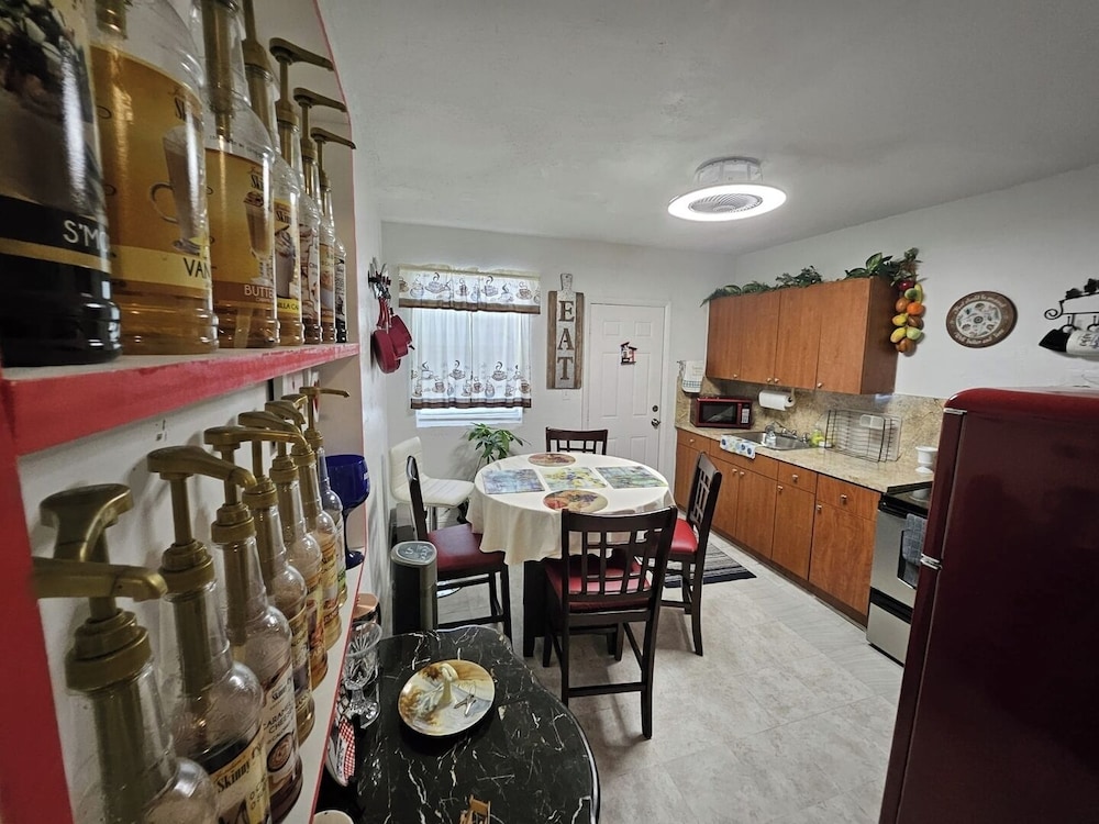 Pet-friendly Brickell Stay Near Beach & City