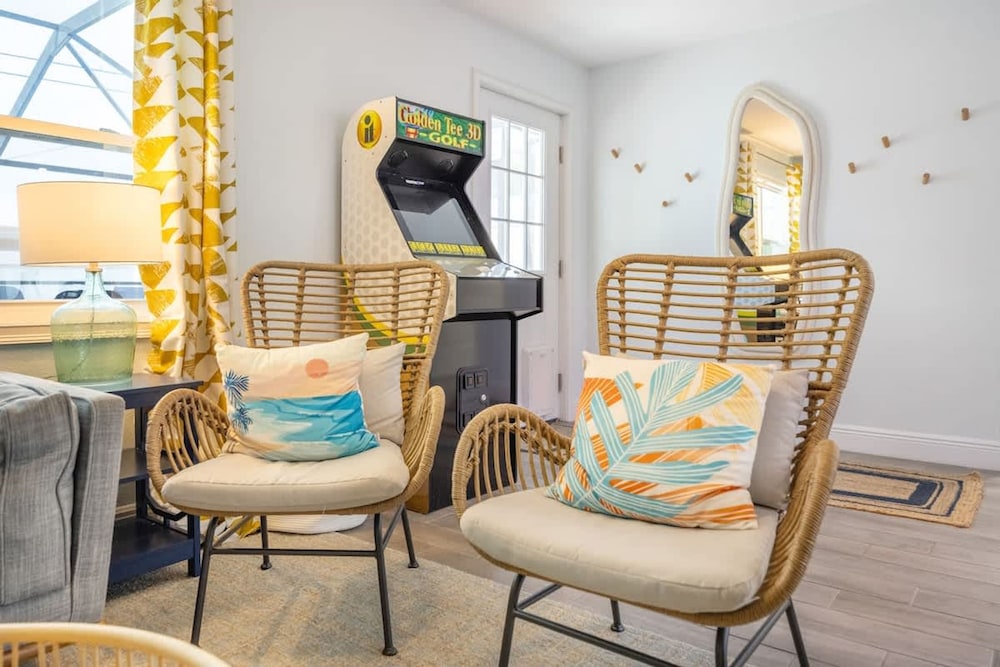 Fun Family-friendly Largo Home Heated Pool
