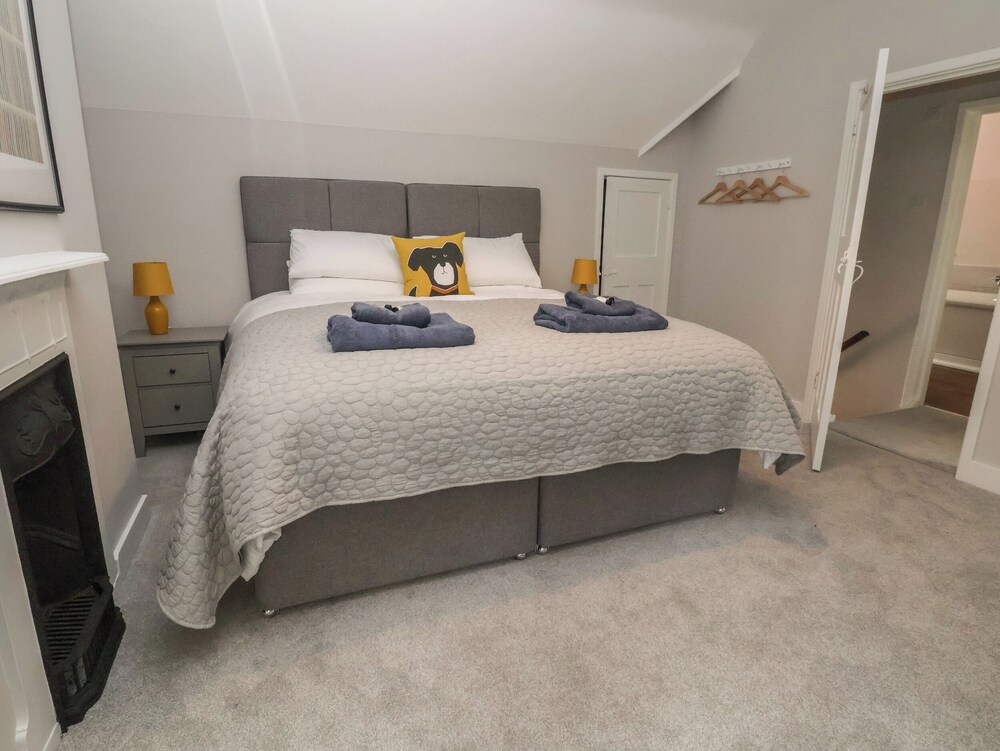 2 Golf Links Cottages