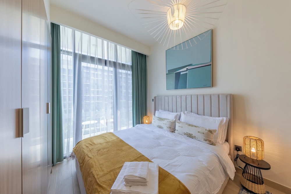Bright and cozy studio in Azizi Riviera