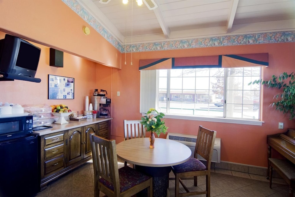 Americas Best Value Inn  Suites Oroville - Property Image 12