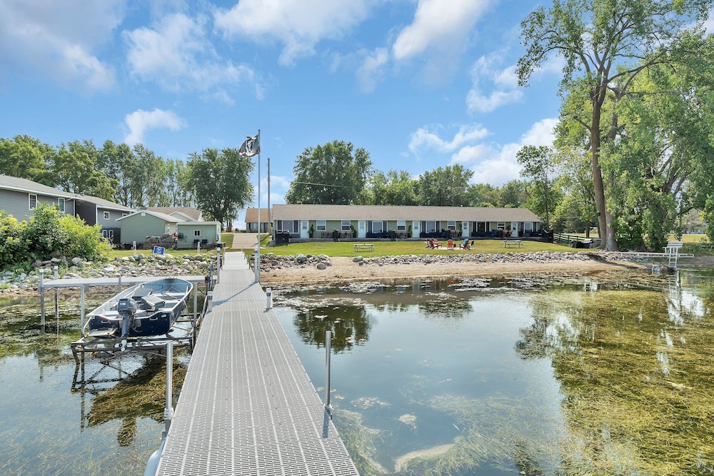 Rizzy's on the Lake - Property Image 33