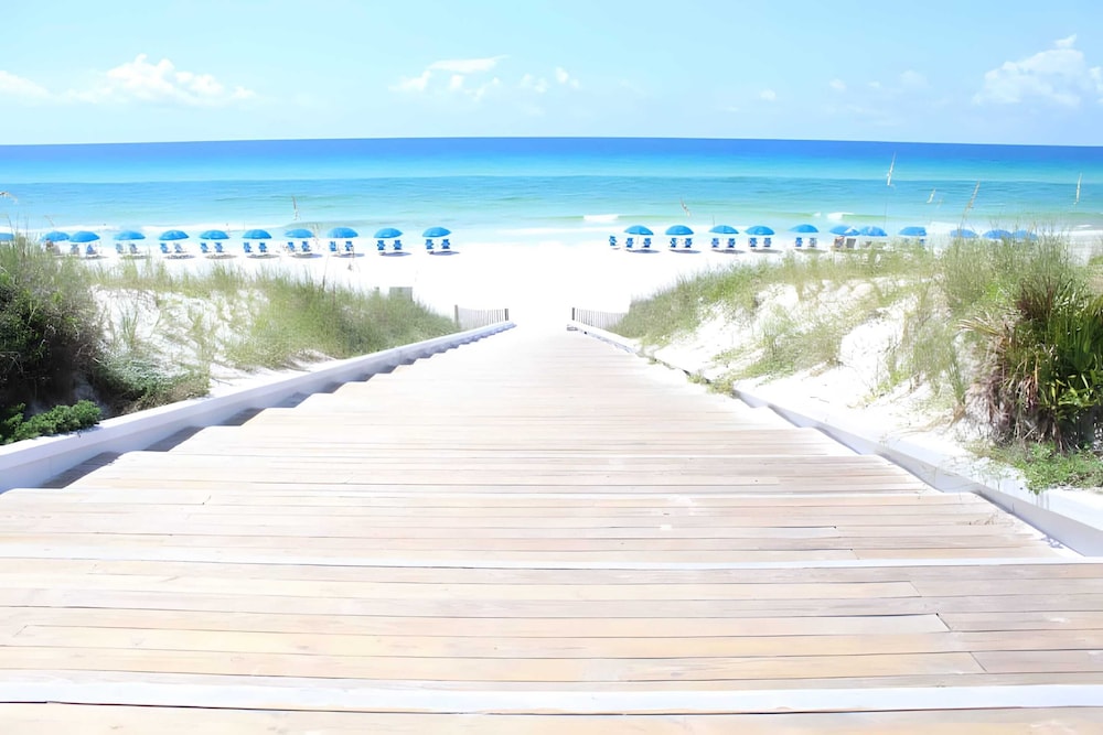 Salty Rose Inn by Avantstay Inlet Beach Home w/ Porch, Firepit & Pool Access