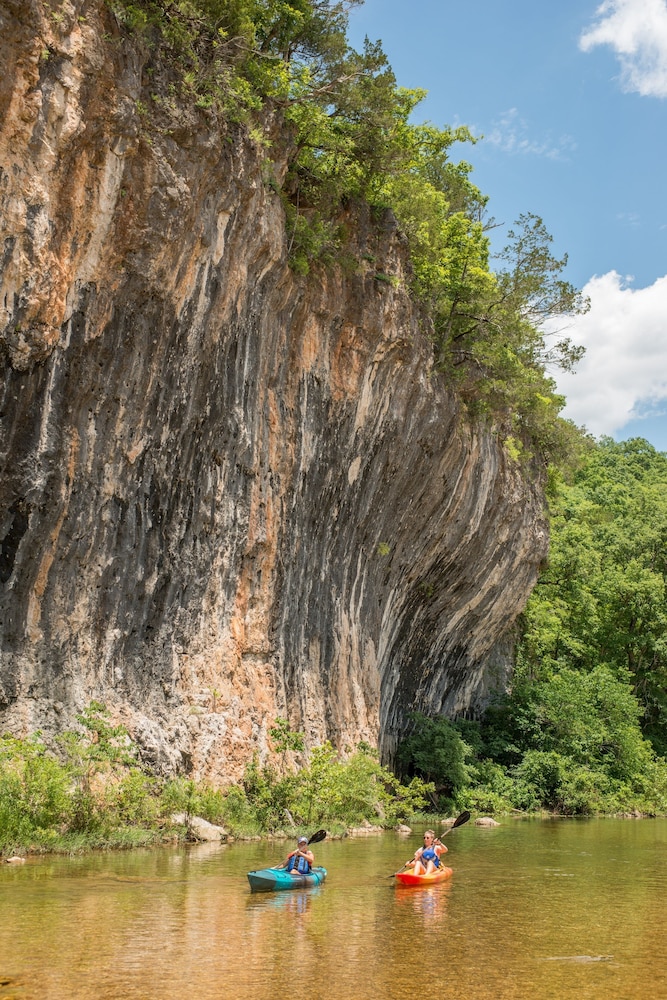 Echo Bluff State Park