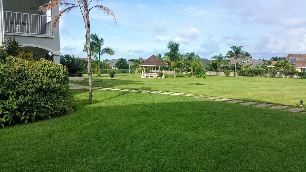 Oceanic View Apartment at Fern Court, photo 24