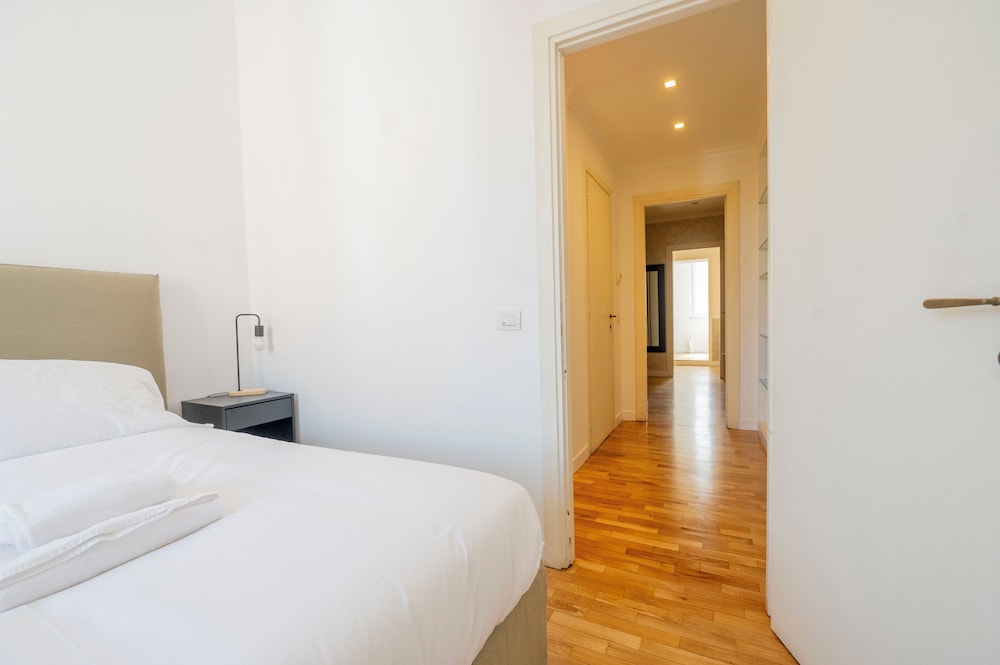 San Lorenzo Apartments