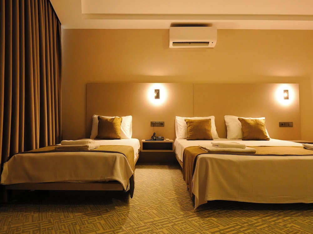 Bonnie City Hotel - Image 6