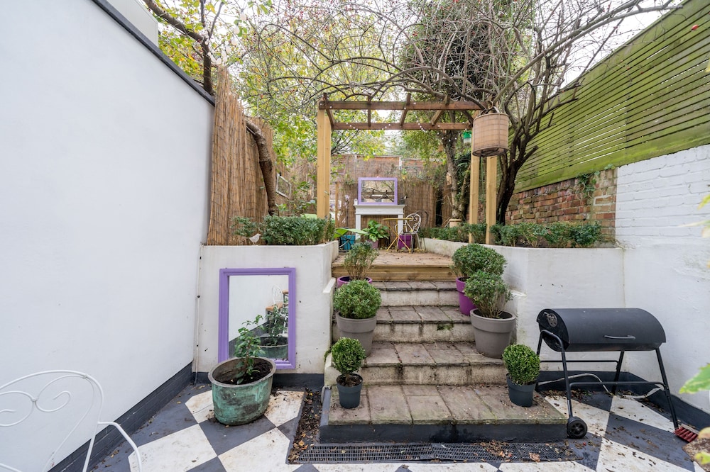 outdoor bbq area