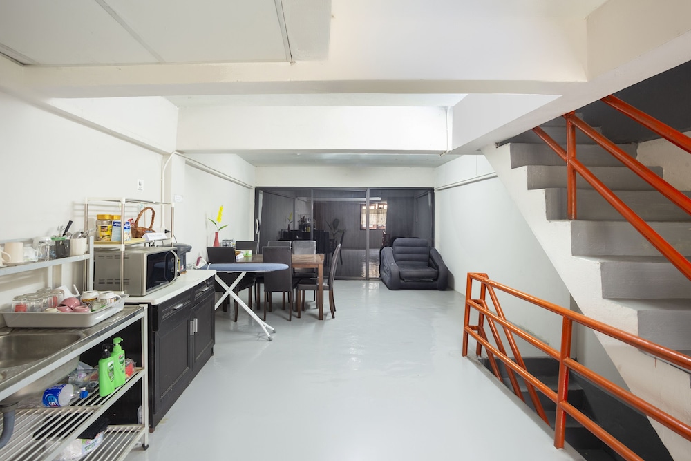 OYO 723 Lamphun Hostel