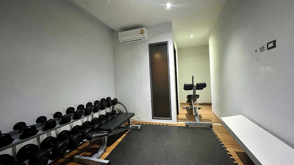 Emerald 307 - Studio With Balcony and Shared Pool