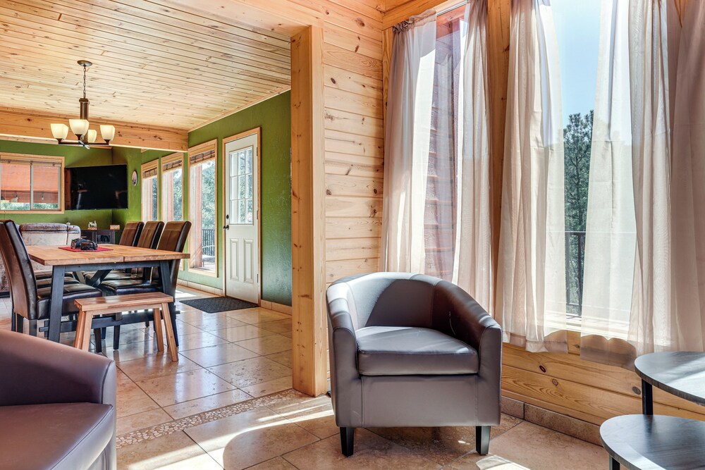8 Mi to Staunton State Park: Mtn-view Hideaway!