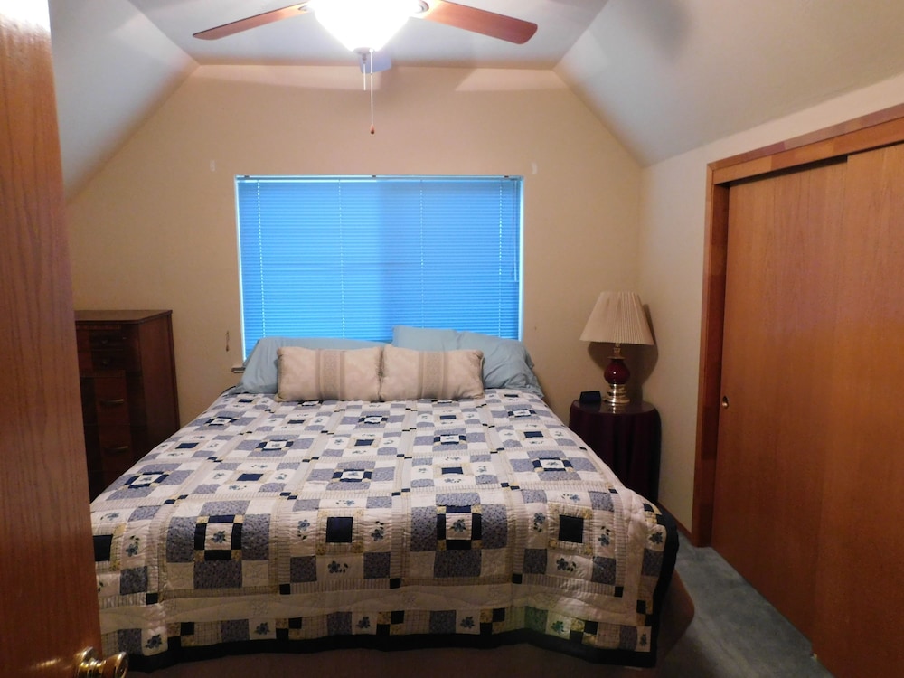 The Cold Fisherman 297 4 Bedroom Cabin by Redawning view 5