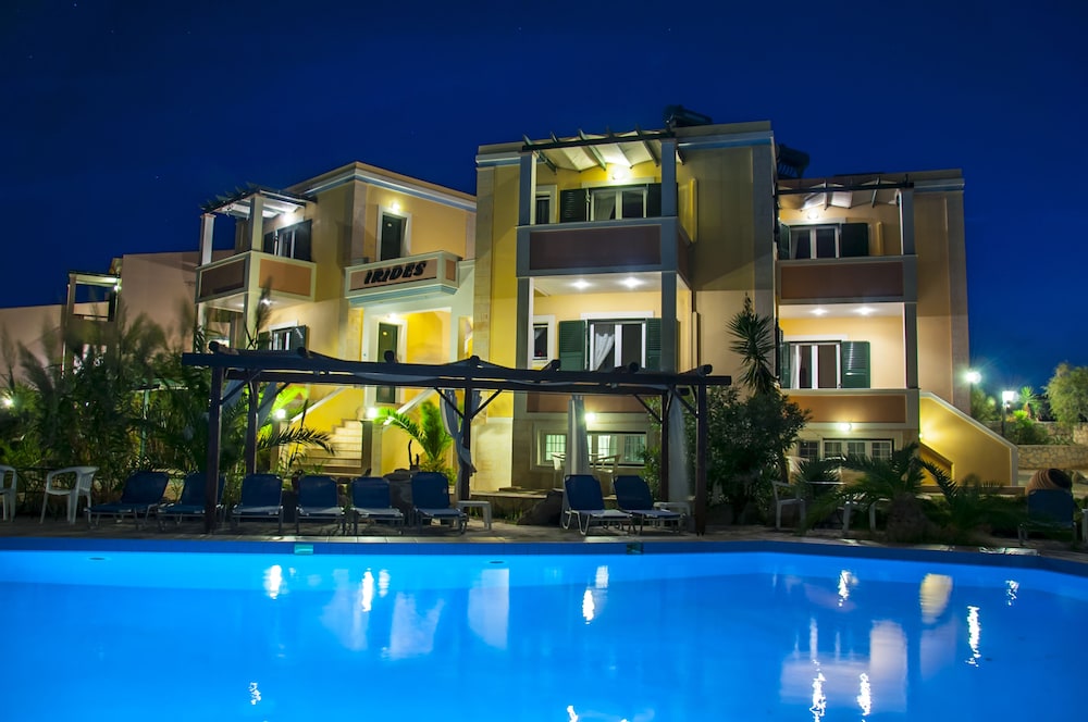 Irides Luxury Studios & Apartments