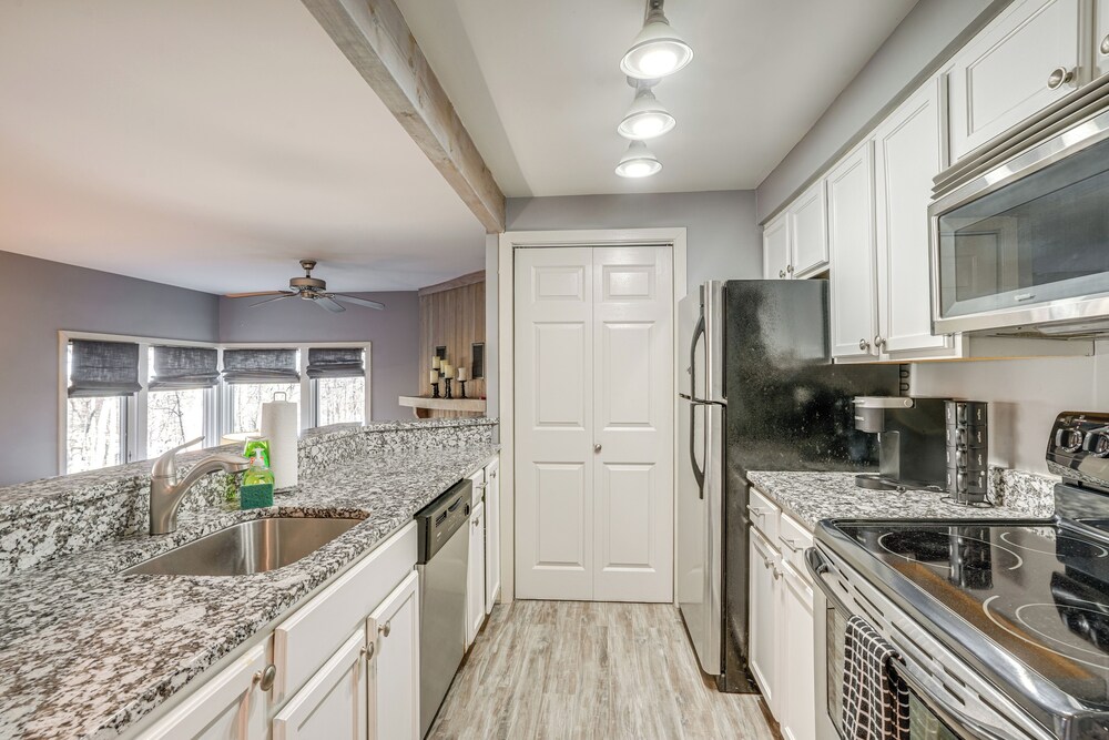 Patio + Pool Access: Wintergreen Resort Getaway!