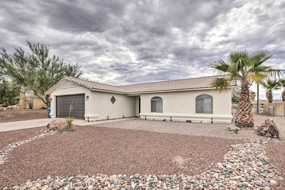 Dog-friendly Retreat w/ Fire Pit & RV Hookups view 2