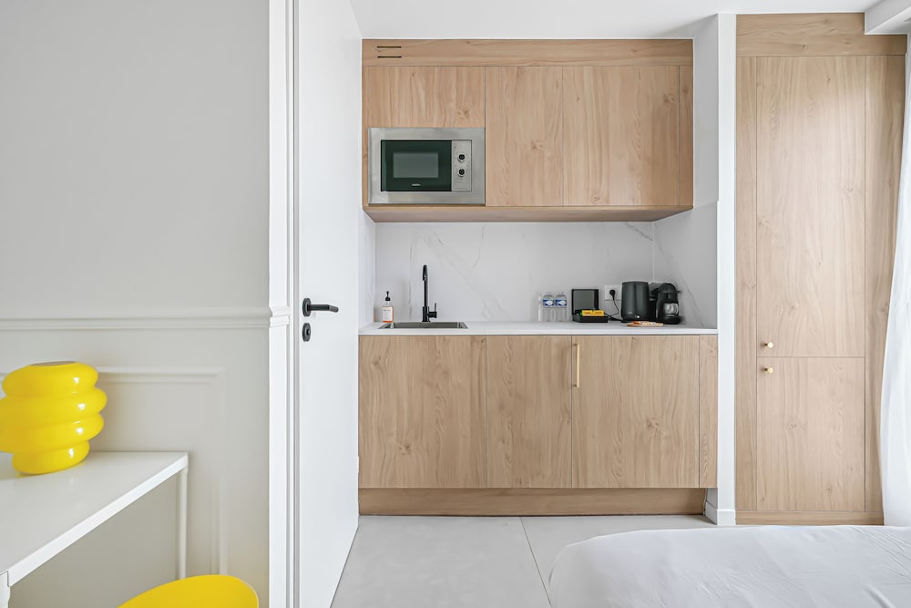 JIJI Suites