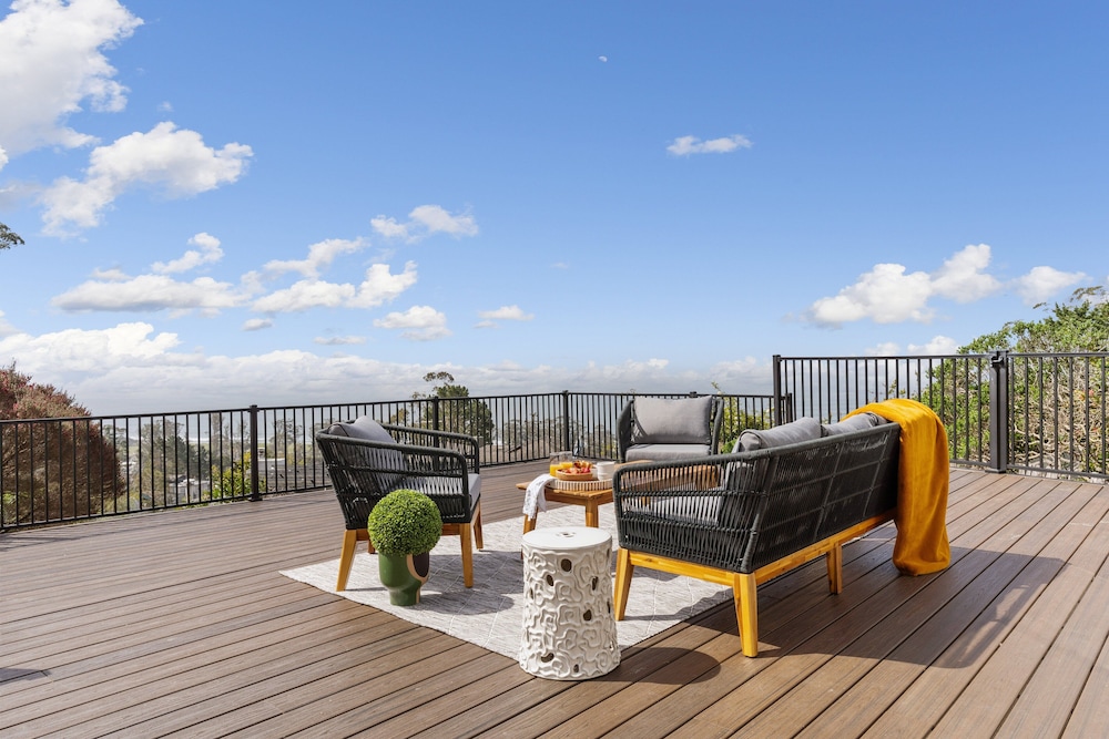 Serene Oceanview Escape With Expansive Deck 3 Bedroom Home