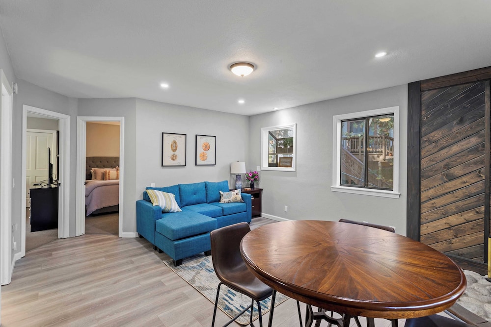 5bdr Stay w/ Fireplace, Game Room & Family-friendly Amenities Arrowhead Chalet by Avantstay