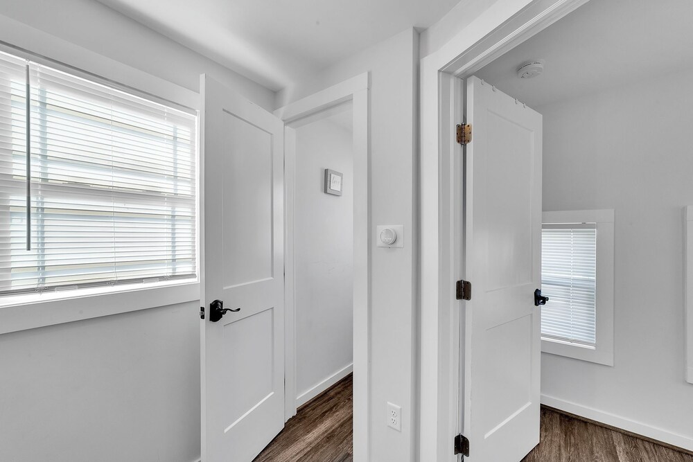 Charming 2-br Home, 4 Blocks To The Boardwalk 2 Bedroom Home