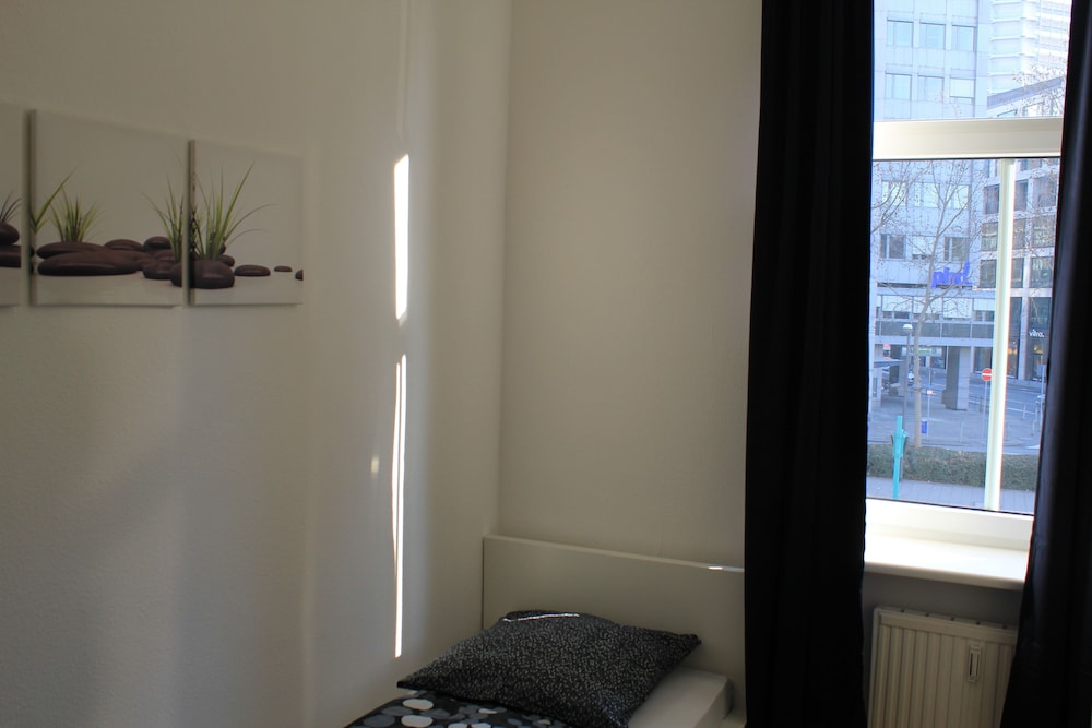 Frankfurt Vacations - FreddApp One - Property Image 8