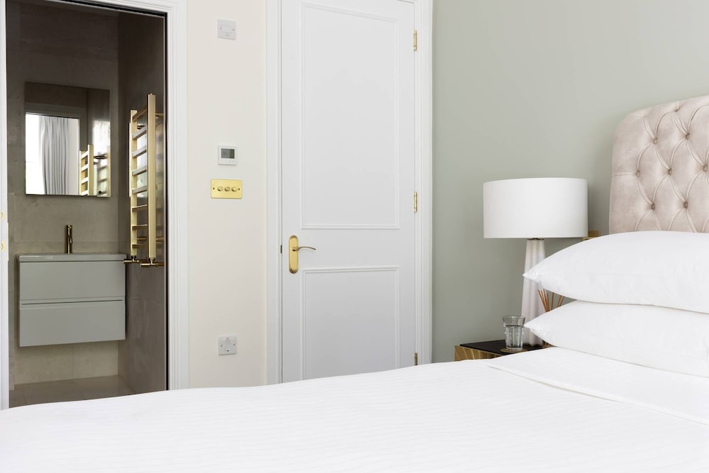 Westbourne Park Road Xviii by Onefinestay